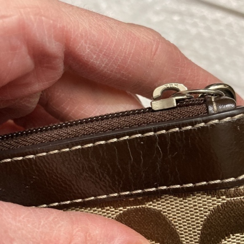 Coach brown khaki signature c wristlet - Picture 10 of 13